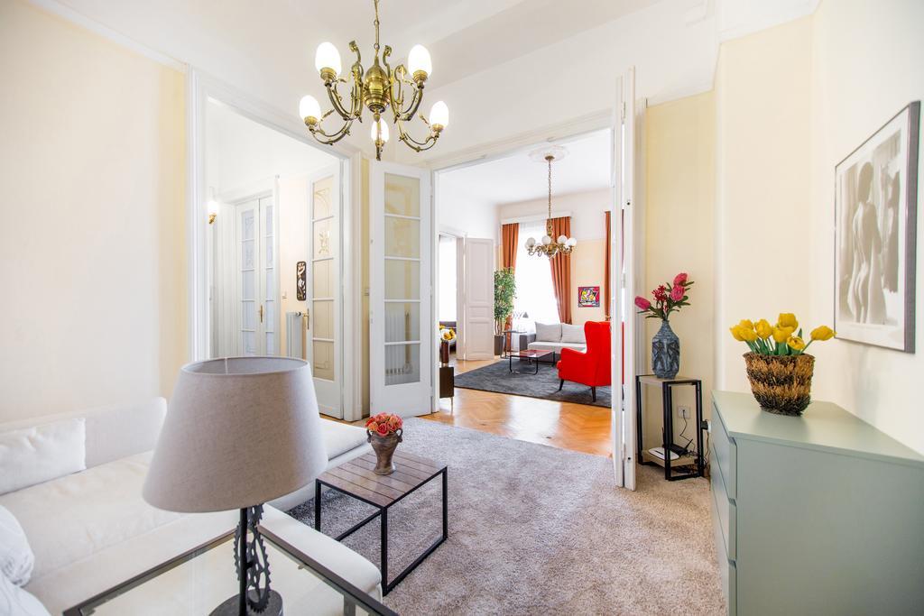 Elegant & Stylish Apartment City Center Budapest Exterior foto